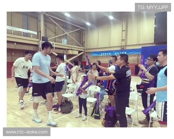 CBA多家俱乐部举办球迷日活动，回馈支持